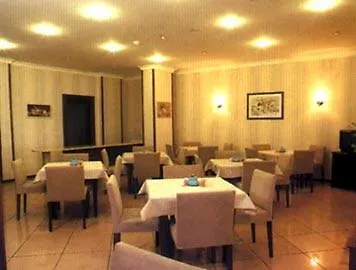 فندق كاندان بيتش 2*